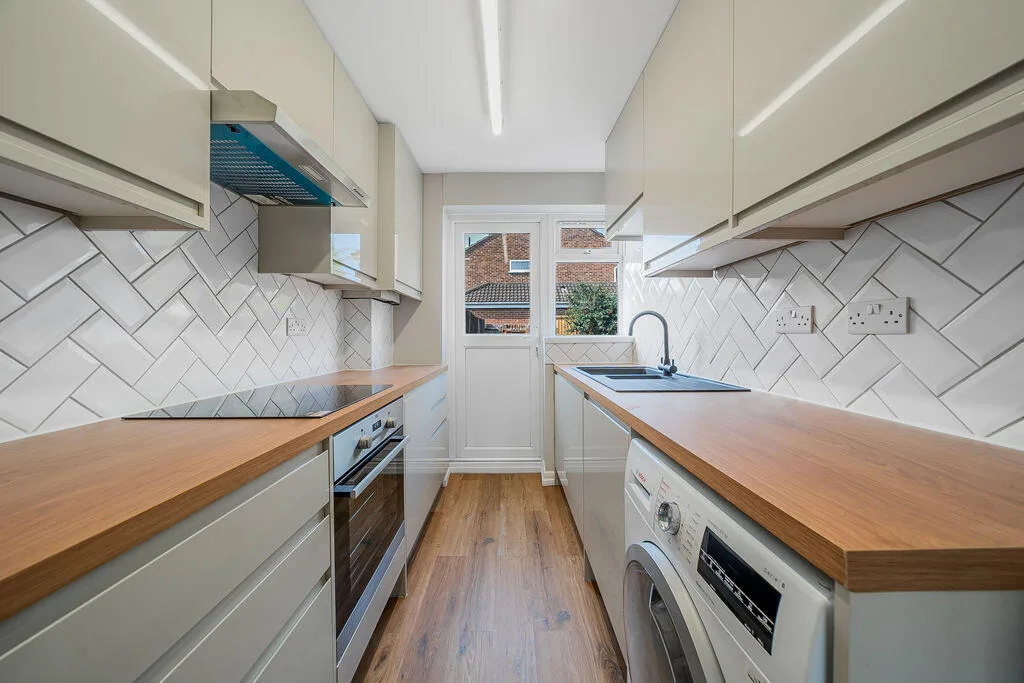 3 bedroom semi-detached house for rent