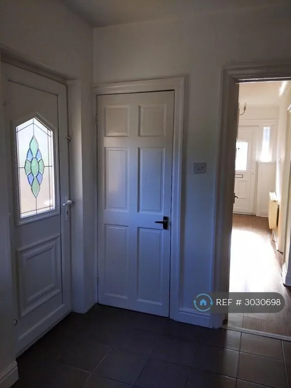 3 bedroom semi-detached house for rent