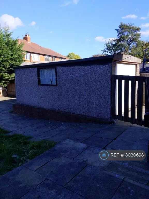 3 bedroom semi-detached house for rent