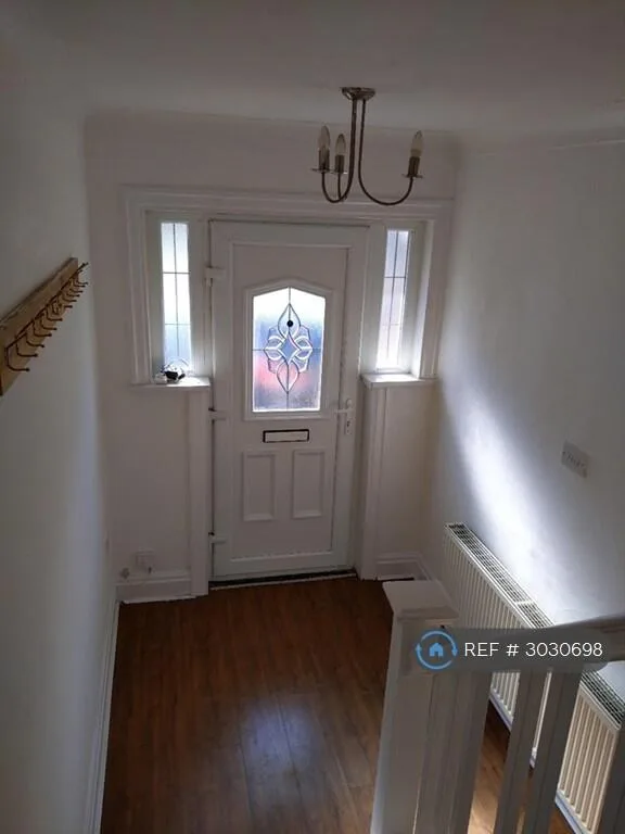 3 bedroom semi-detached house for rent