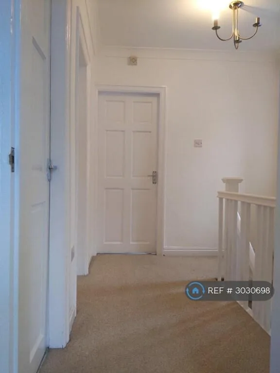 3 bedroom semi-detached house for rent