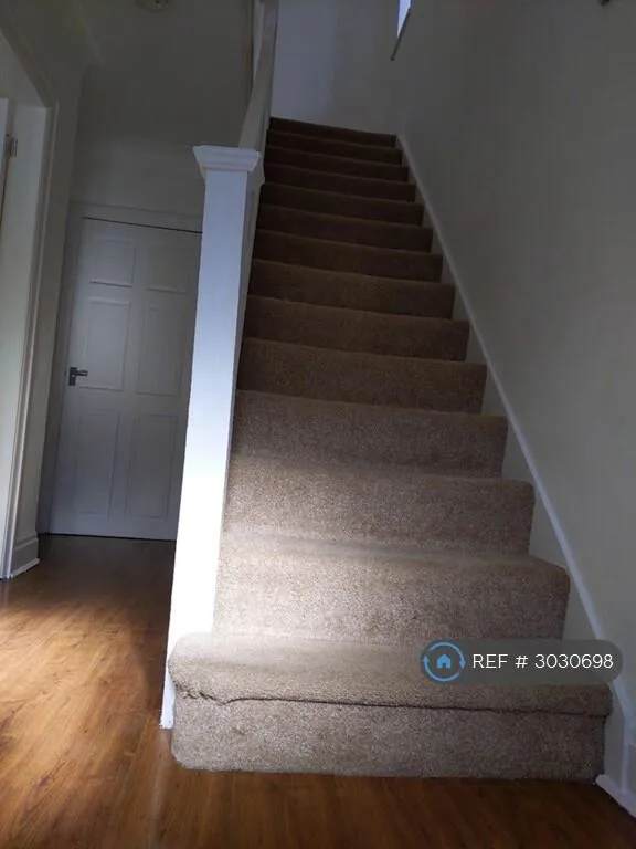 3 bedroom semi-detached house for rent