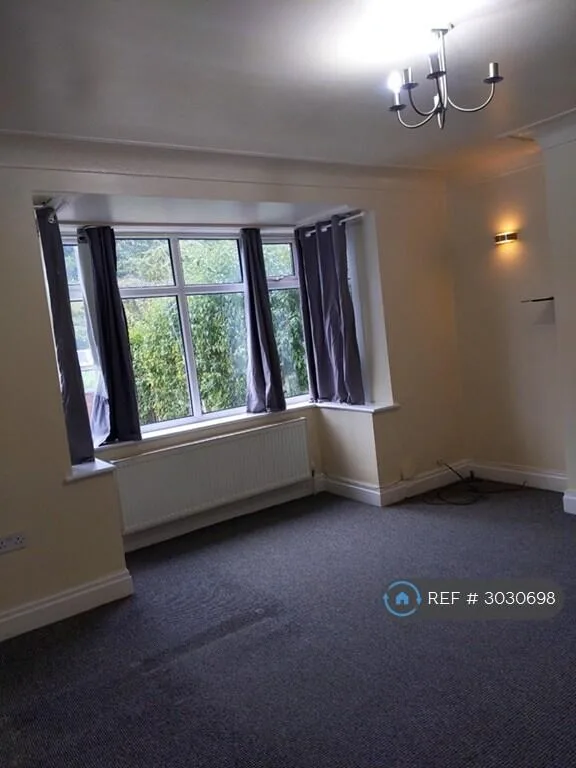 3 bedroom semi-detached house for rent