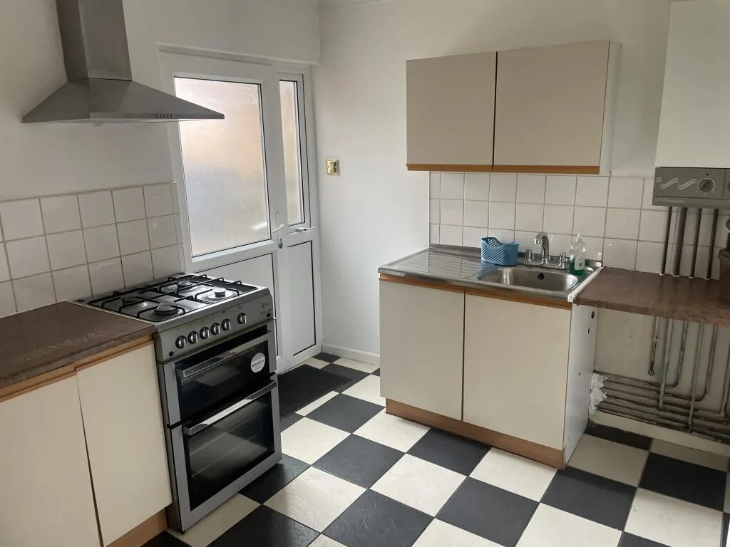 2 bedroom house for rent