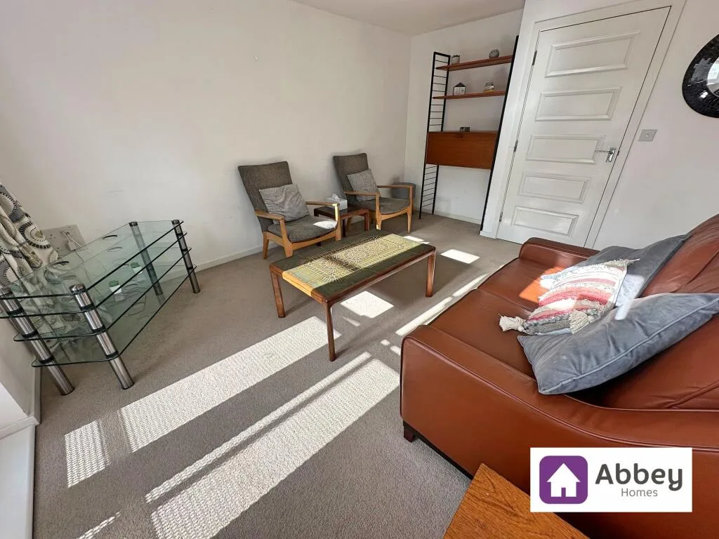 3 bedroom link detached house for rent