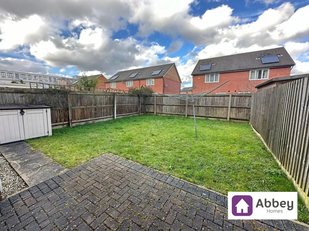 3 bedroom link detached house for rent
