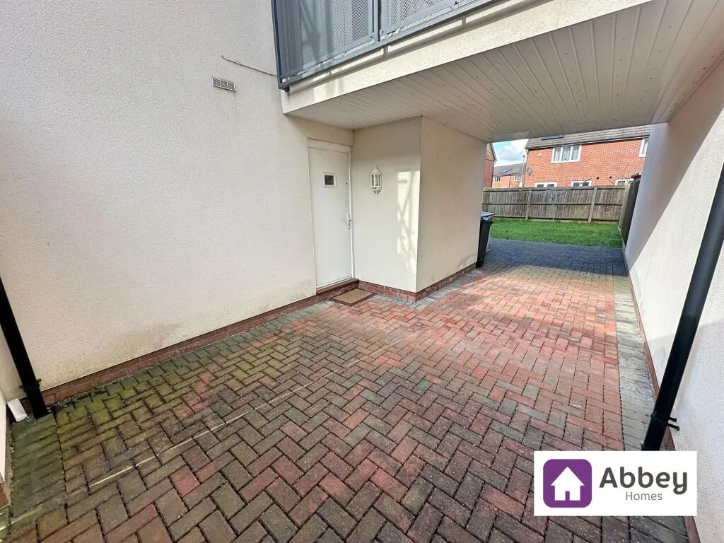 3 bedroom link detached house for rent