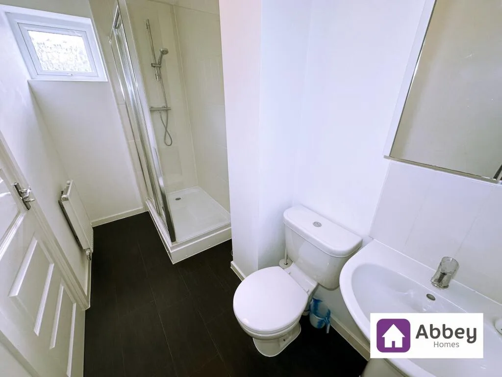 3 bedroom link detached house for rent