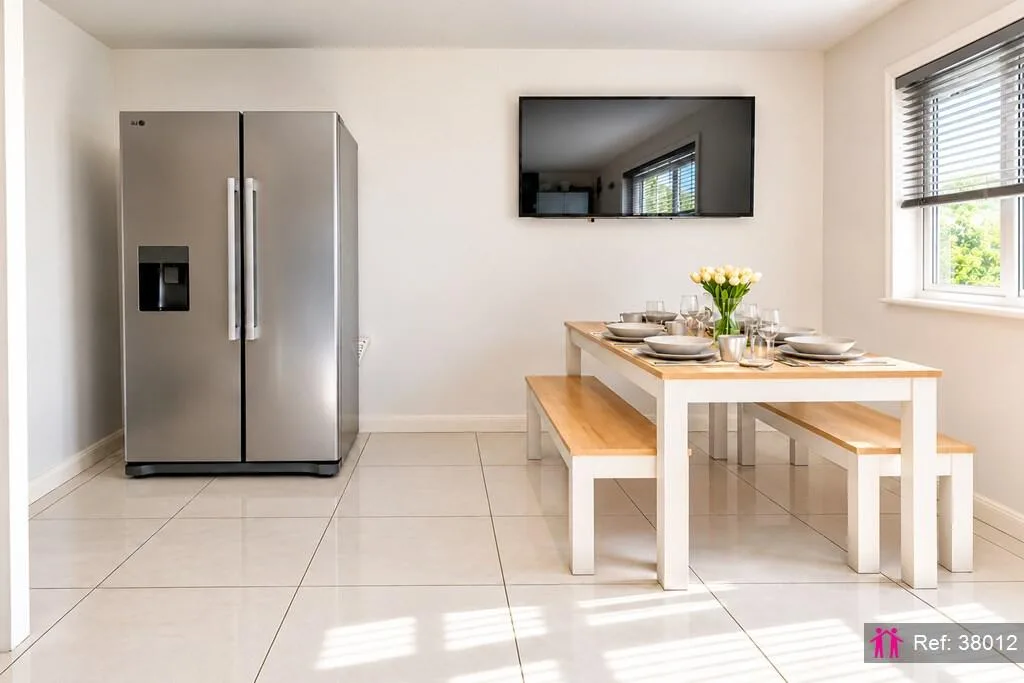 6 bedroom end of terrace house for rent