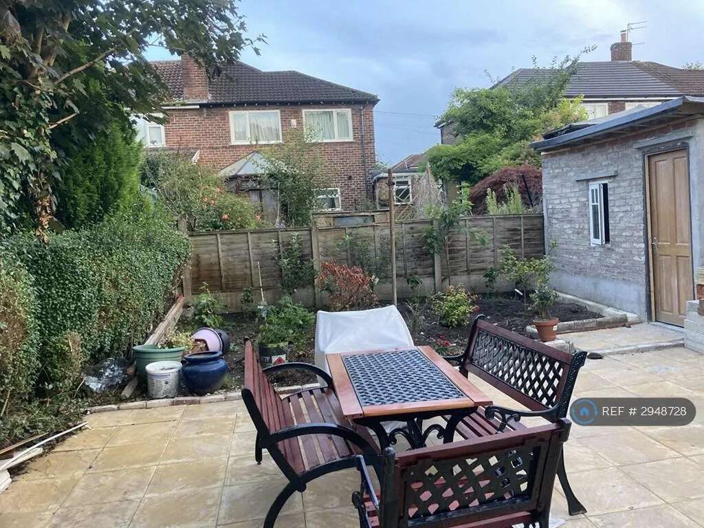 4 bedroom semi-detached house for rent