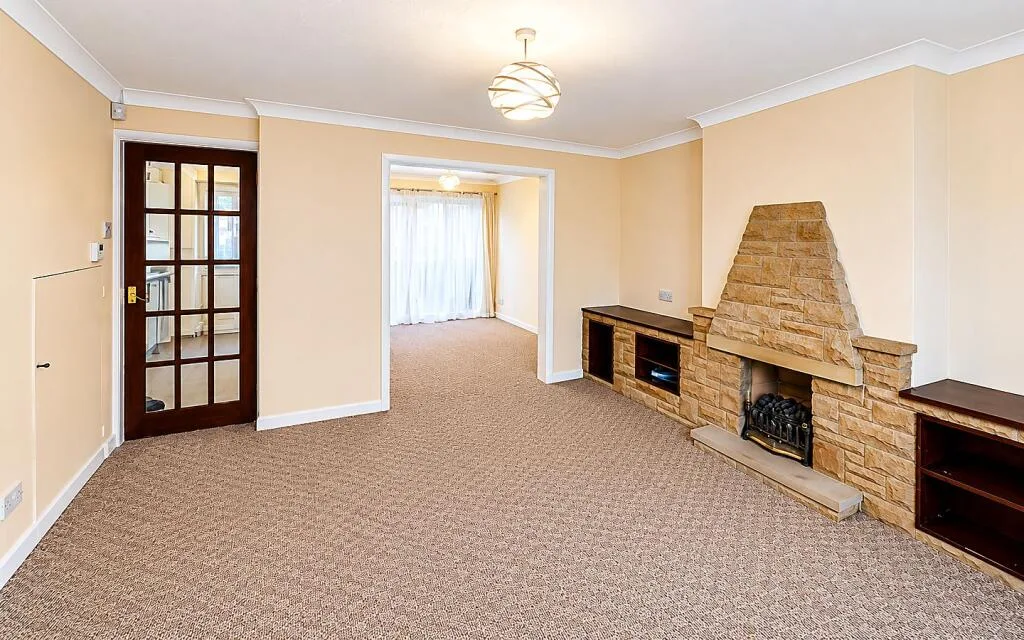 3 bedroom semi-detached house for rent