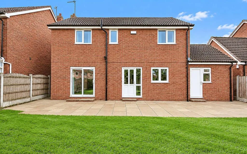 4 bedroom detached house for rent