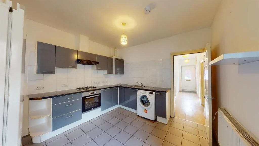 3 bedroom flat for rent