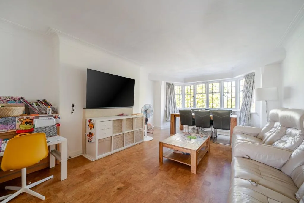 3 bedroom flat for rent