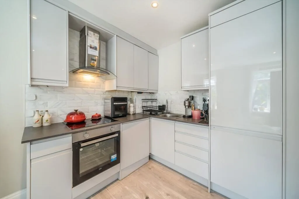 2 bedroom maisonette for rent