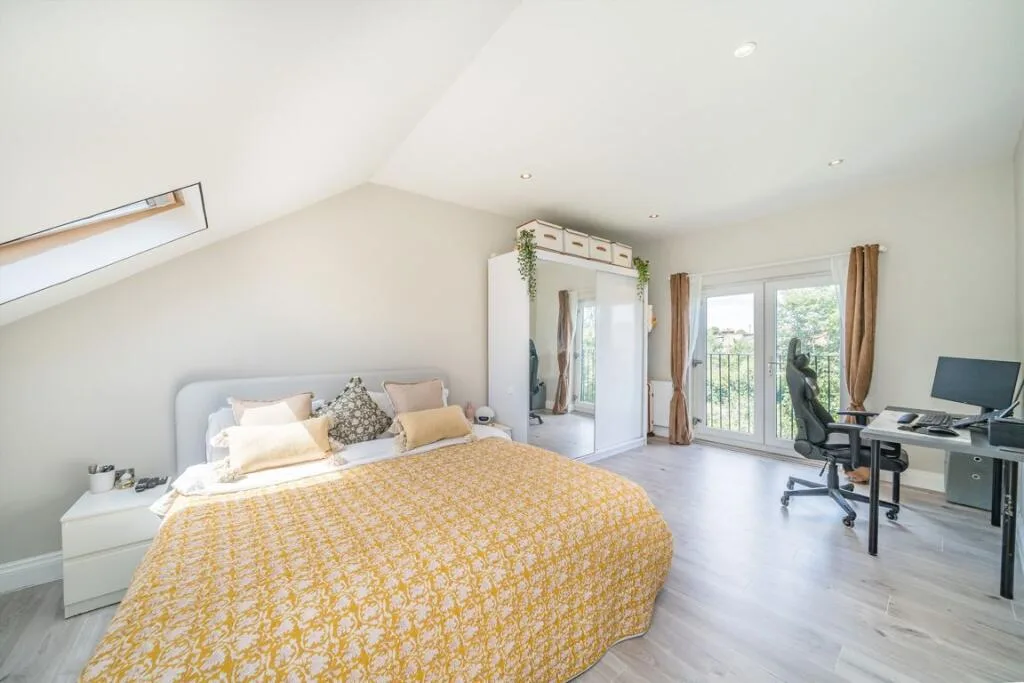 2 bedroom maisonette for rent