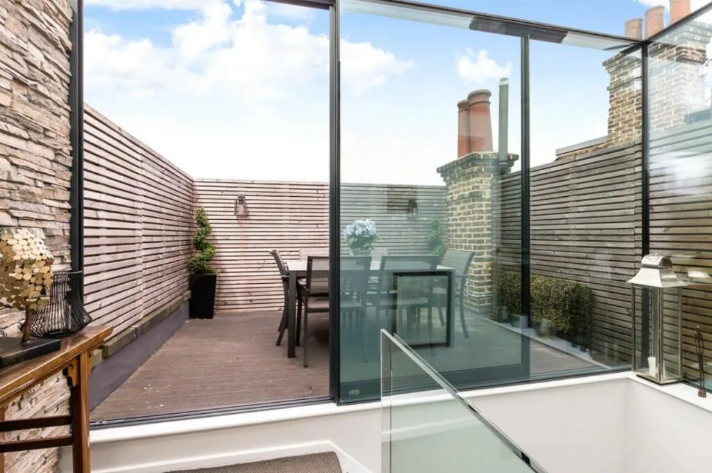 4 bedroom maisonette for rent