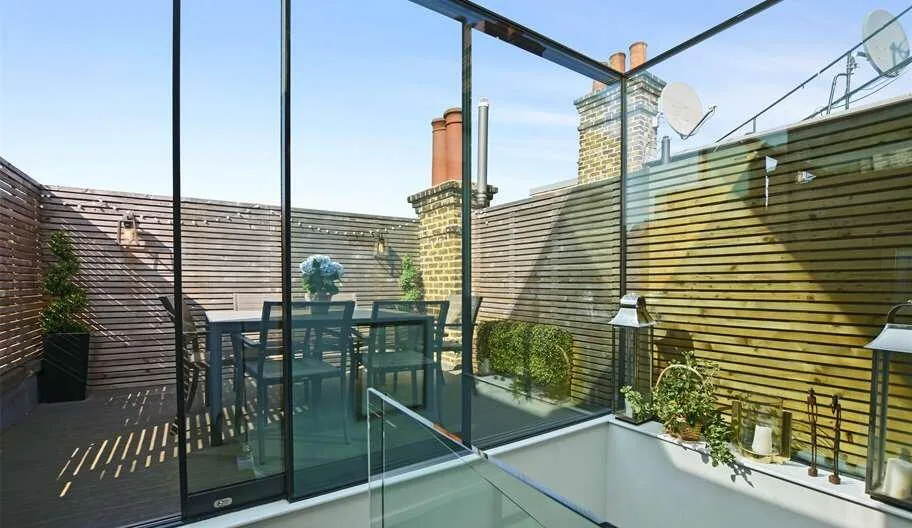 4 bedroom maisonette for rent
