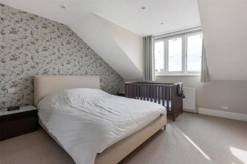 3 bedroom maisonette for rent