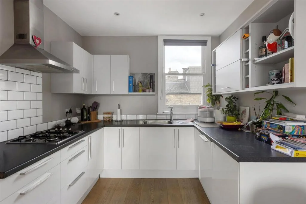 3 bedroom maisonette for rent