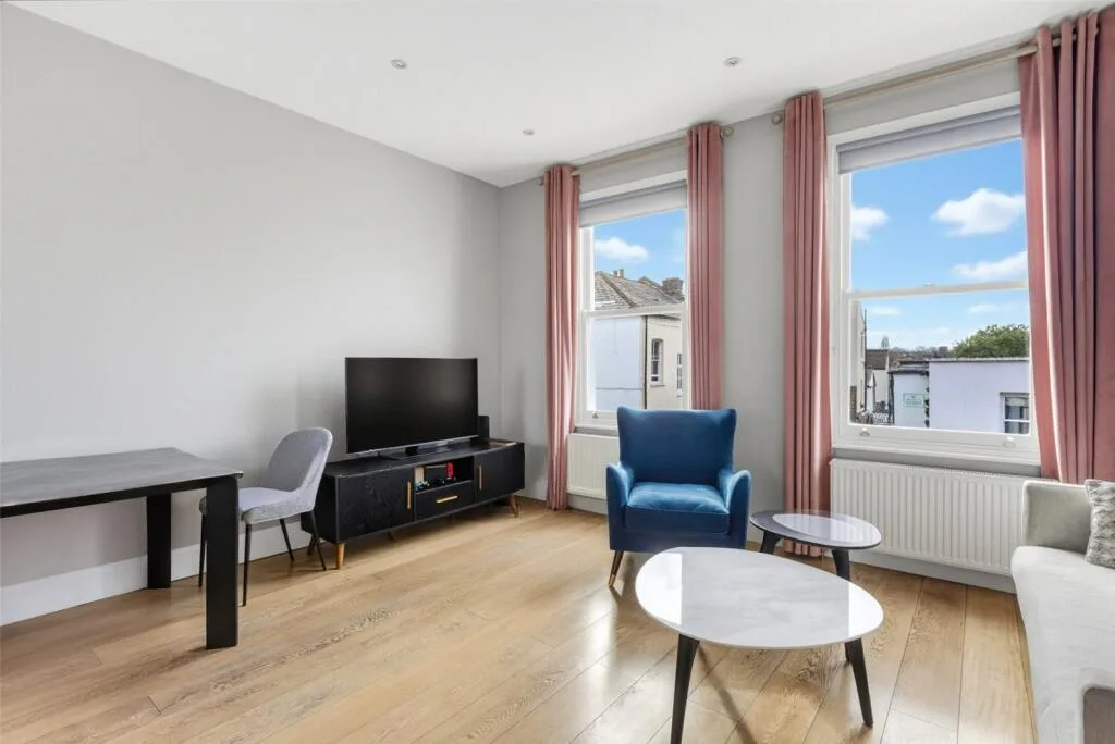 3 bedroom maisonette for rent