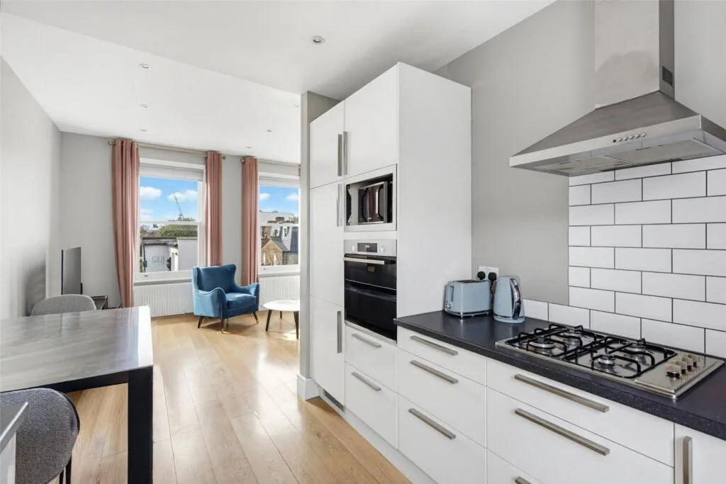 3 bedroom maisonette for rent
