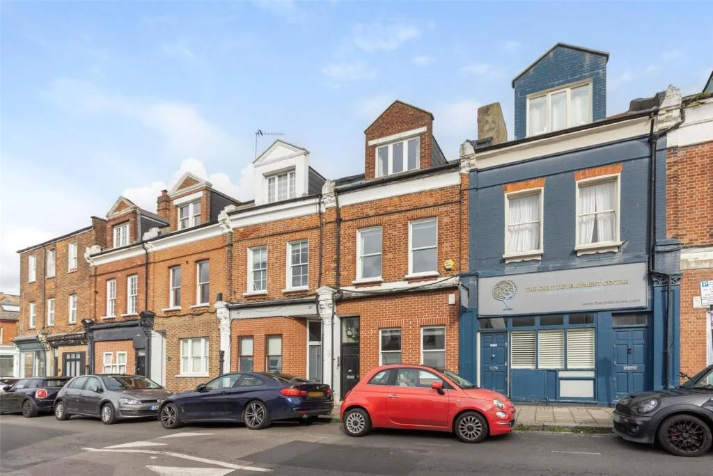 3 bedroom maisonette for rent