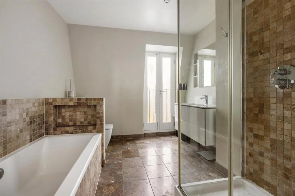 3 bedroom maisonette for rent