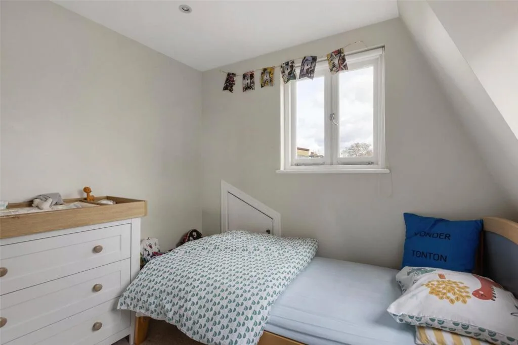 3 bedroom maisonette for rent