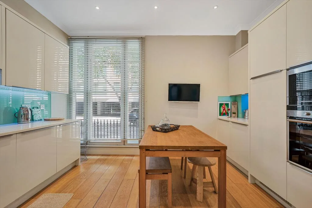 3 bedroom flat for rent