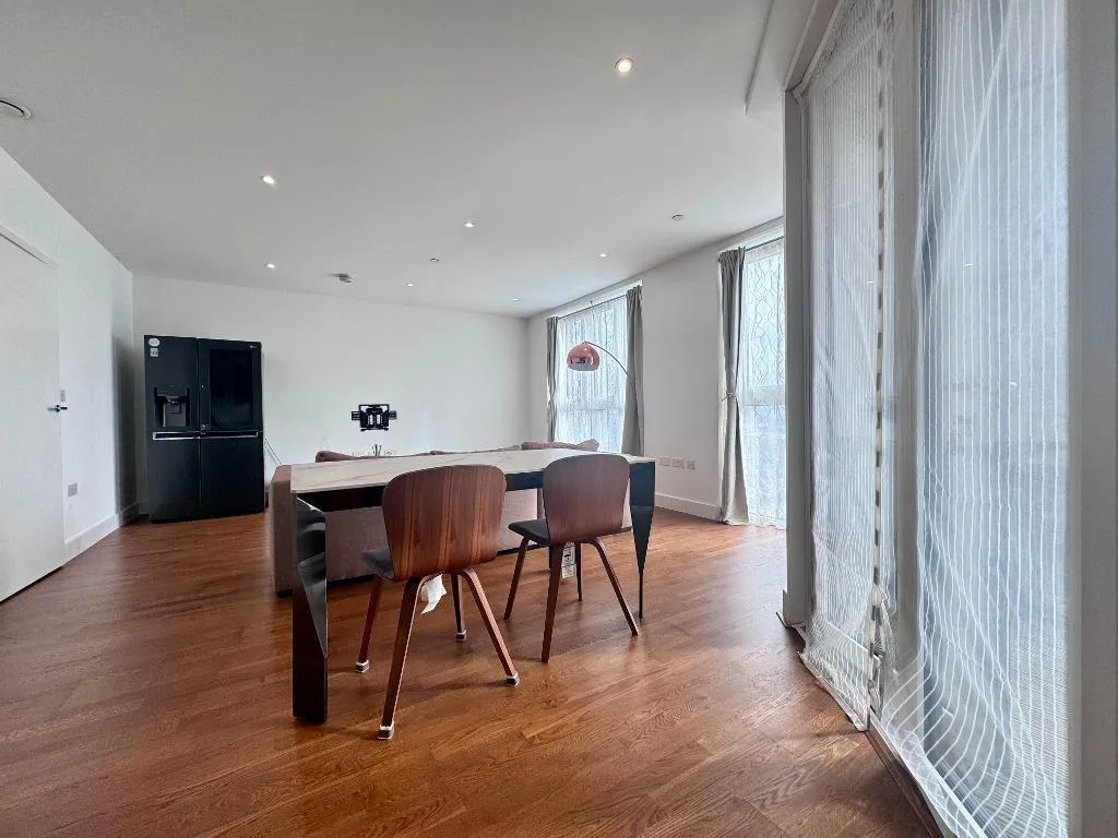 3 bedroom flat for rent