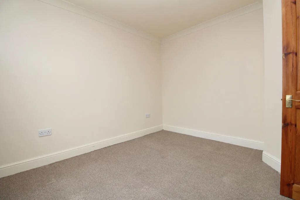 2 bedroom maisonette for rent