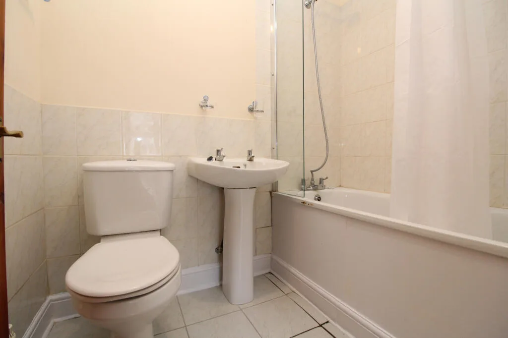 2 bedroom maisonette for rent