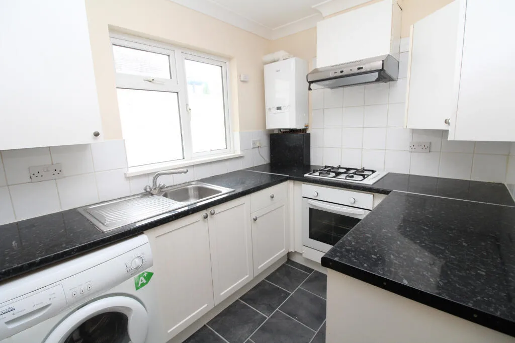 2 bedroom maisonette for rent