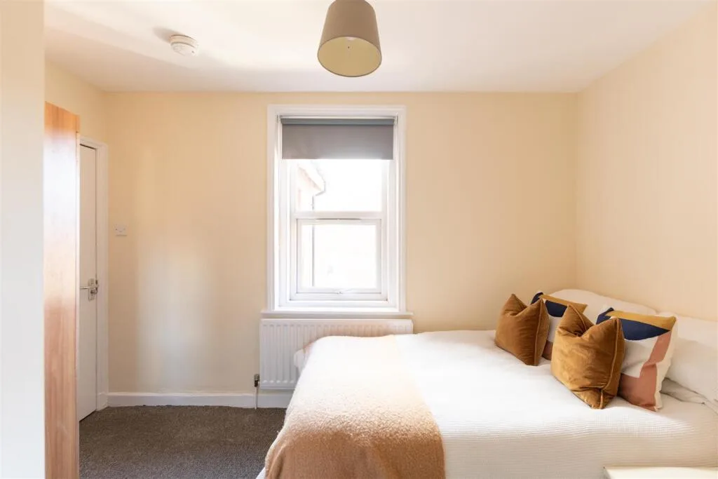 4 bedroom terraced house for rent