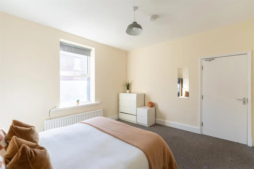 4 bedroom terraced house for rent