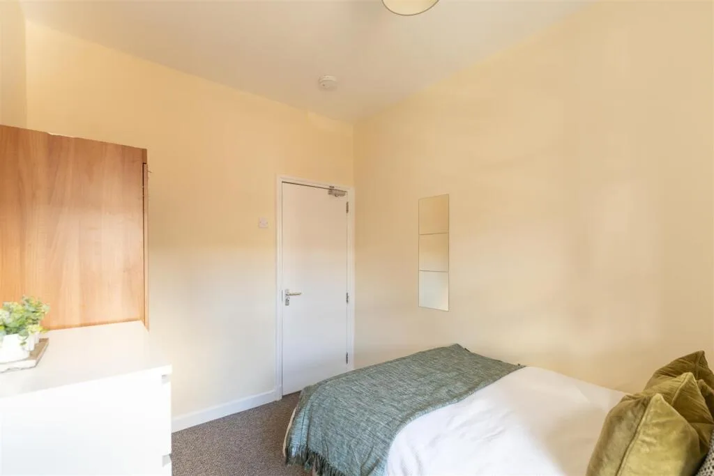 4 bedroom terraced house for rent