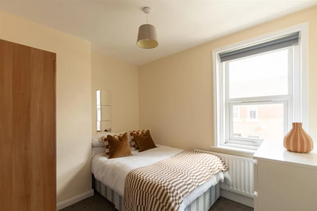 4 bedroom terraced house for rent