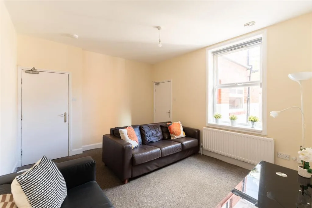 4 bedroom terraced house for rent