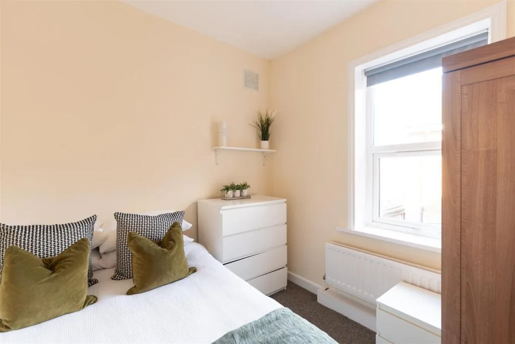 4 bedroom terraced house for rent