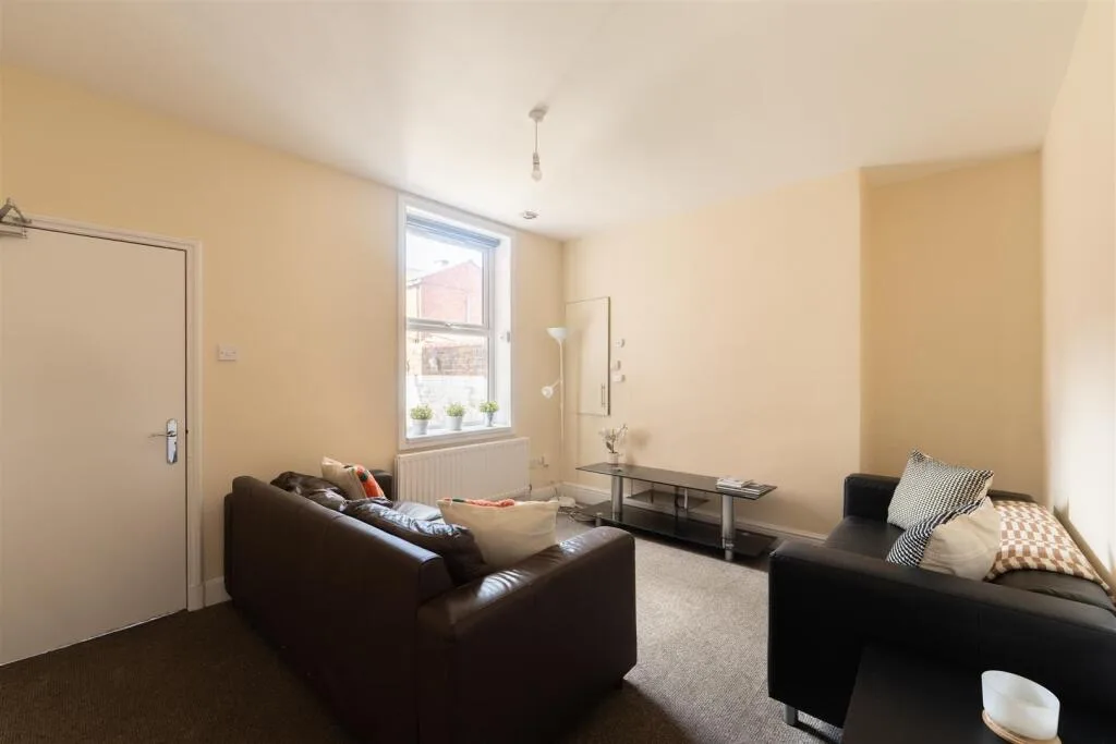 4 bedroom terraced house for rent