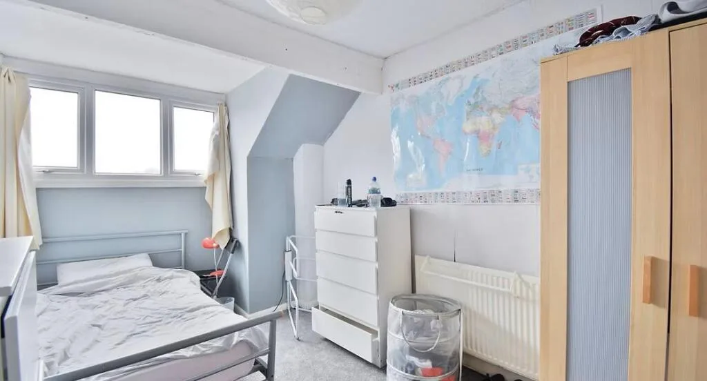 4 bedroom end of terrace house for rent