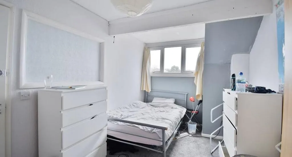 4 bedroom end of terrace house for rent