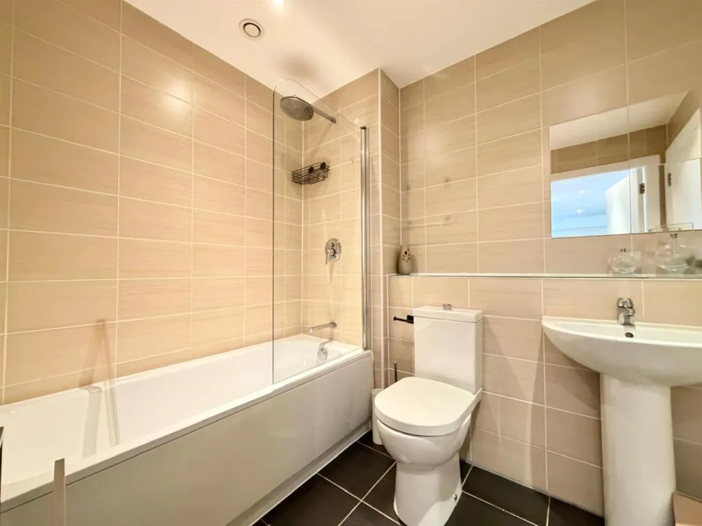 2 bedroom house for rent