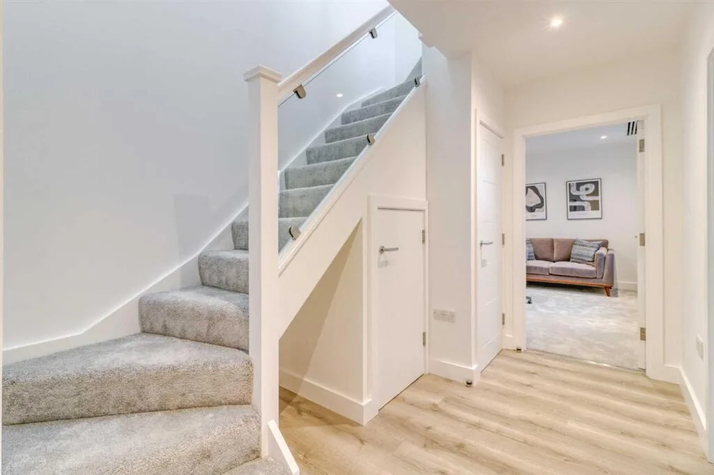 2 bedroom penthouse for rent