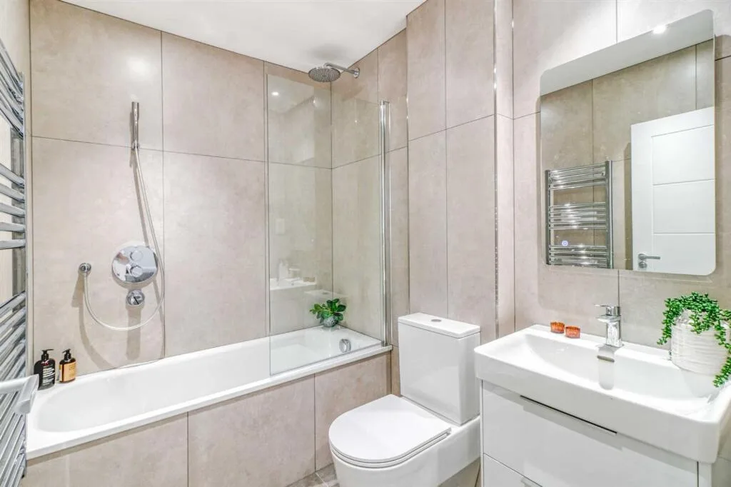 2 bedroom penthouse for rent