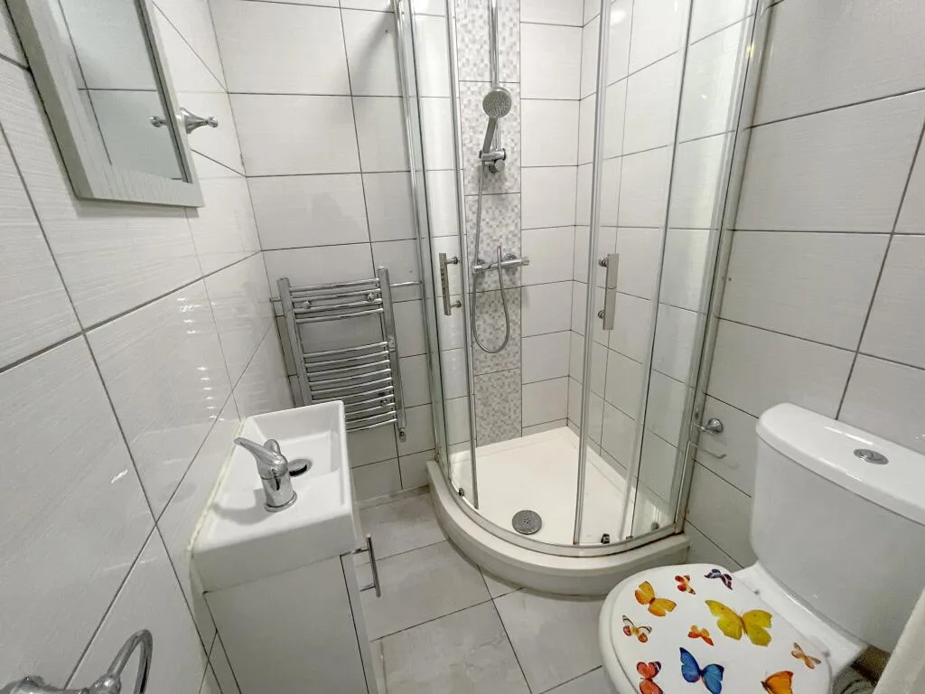 6 bedroom terraced house for rent