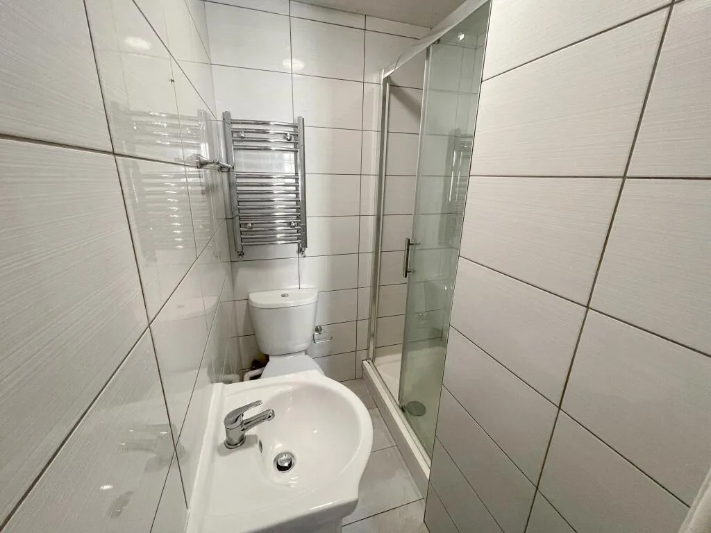 6 bedroom terraced house for rent