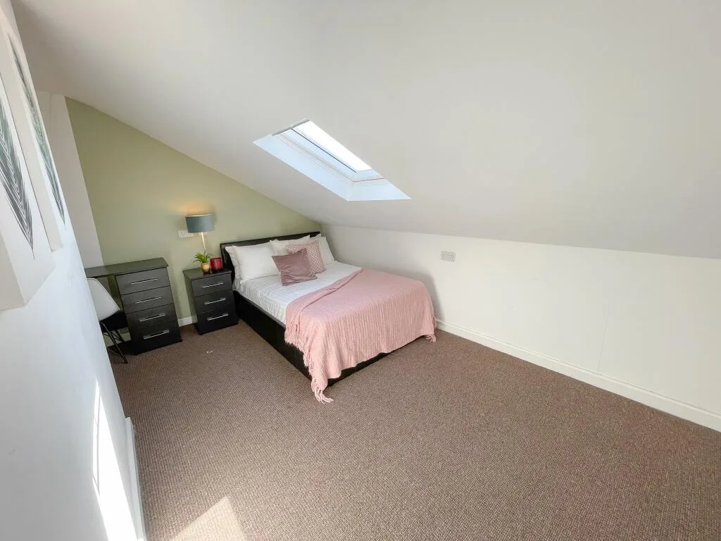 6 bedroom terraced house for rent