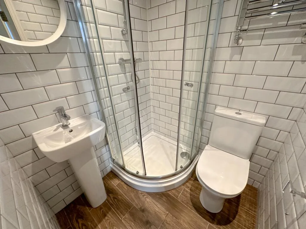 6 bedroom terraced house for rent